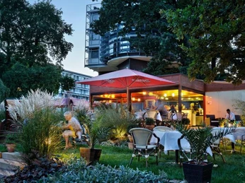 Freiluftbar (c) Kongresshotel Potsdam