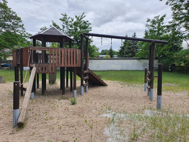 Spielplatz am Fußballfeld