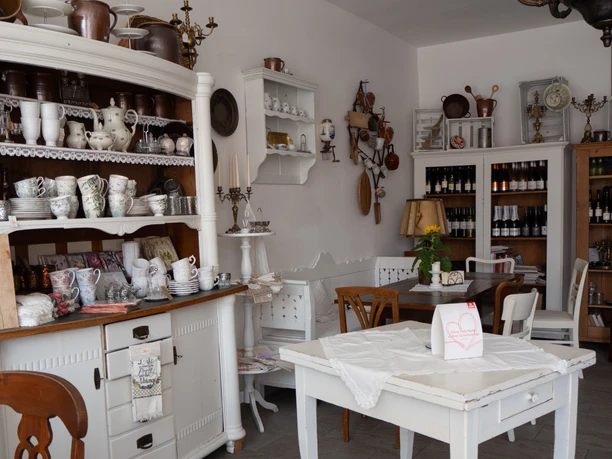 Einrichtung im Café Alte Wache