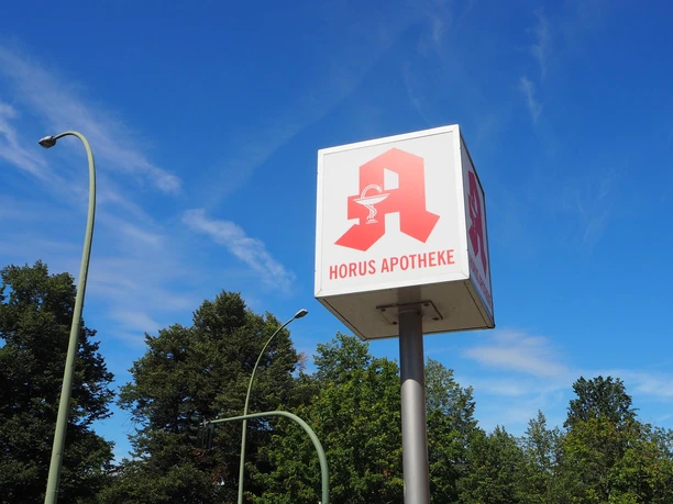 apo-rot Horus Apotheke in Potsdam