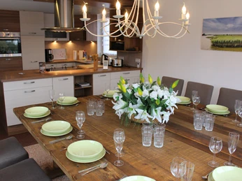 Küche und Esszimmer Ferienwohnung Neuenhagen