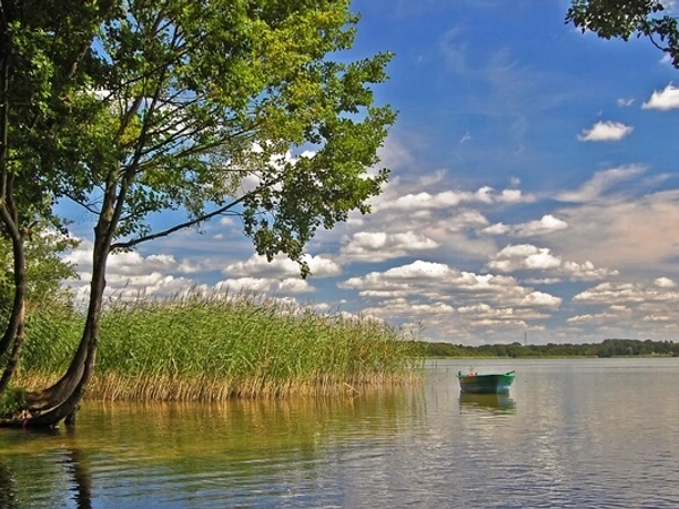 Pätzer Vordersee mit Angelkahn