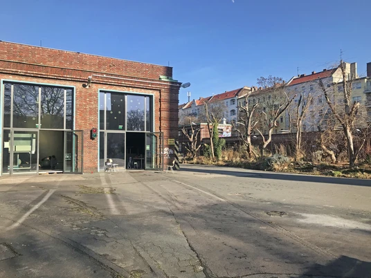 Innenhof mit Tanzstudio