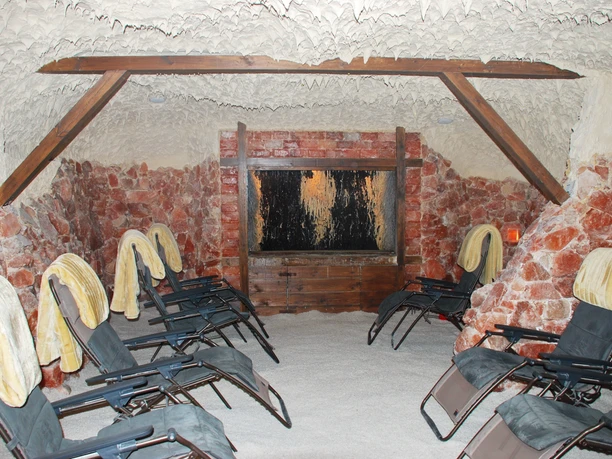 Salzgrotte Nauen mit Ruheliegen