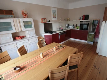 Voll ausgestattete Wohnküche