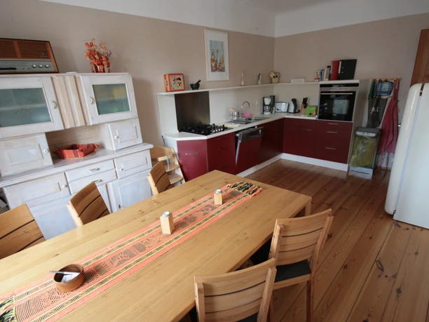 Voll ausgestattete Wohnküche