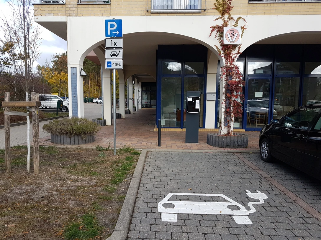 Stromtankstelle am Marktplatz in Grünheide (Mark)