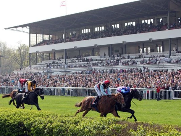 Rennszene in Hoppegarten