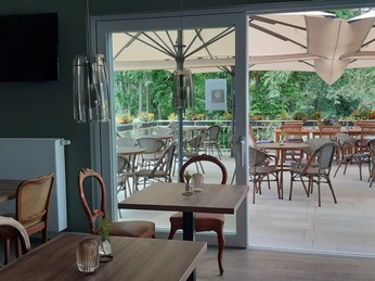 Café Hönow Hotel innen