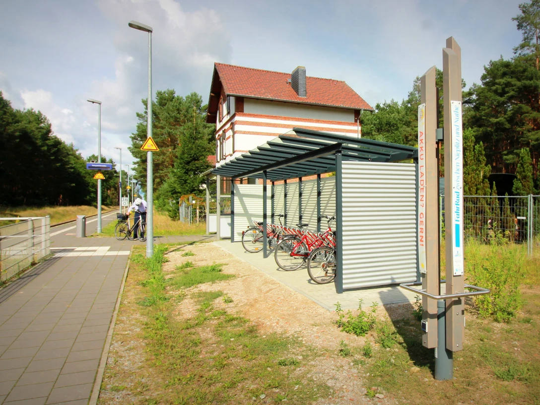 Ladestele am Bahnhof Elsholz