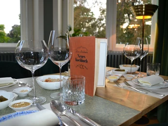 Tisch in der Villa Kellermann