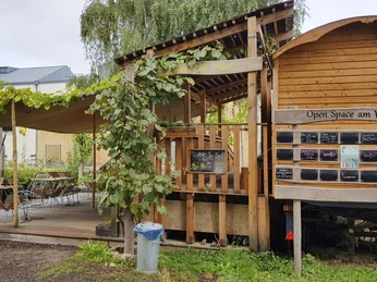 "Wiesel" in der Schiffbauergasse