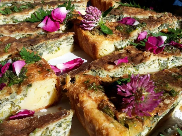 Wildkräuter-Buffet der Kräuterwerkstatt Ferch