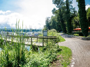 Anliegender Steg am Hotel & Restaurant Haus am See