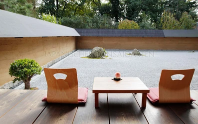 Teehaus Terrasse mit Blick in den Zen-Garten