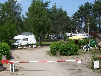 Einfahrt zum Campingplatz Neue Scheune