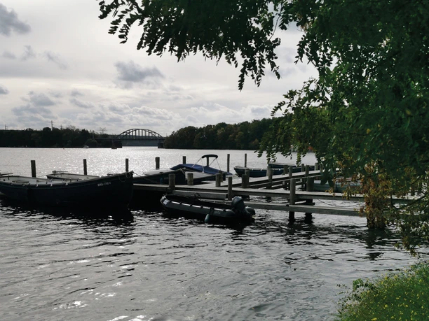 Liegeplatz und Bootsvermietung Kongresshotel Potsdam am Templiner See