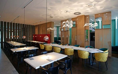 „Tischlein deck Dich“ im Grimm's Berlin-Potsdam