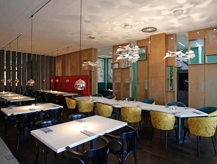 „Tischlein deck Dich“ im Grimm's Berlin-Potsdam