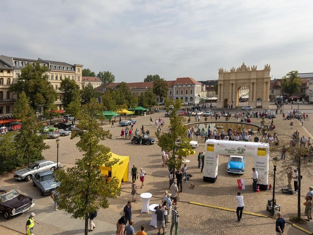 Oldtimer-Ausstellung auf dem Luisenplatz