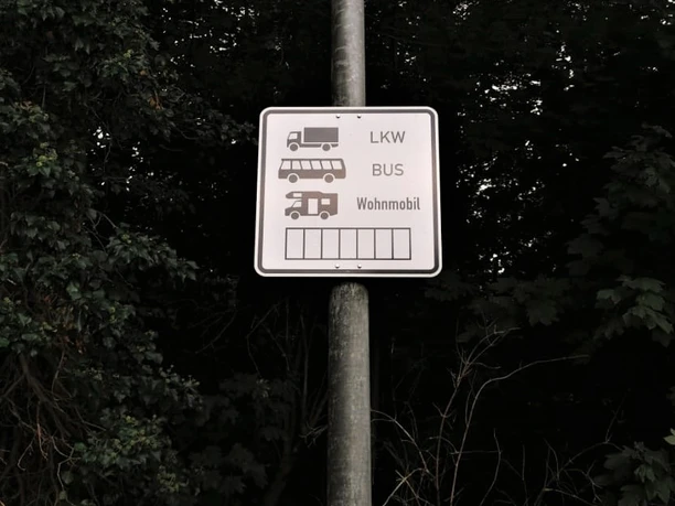 Parkschild Wohnmobilstellplatz am Neuen Palais