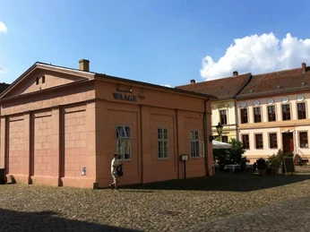 Neuer Markt mit Alter Waage