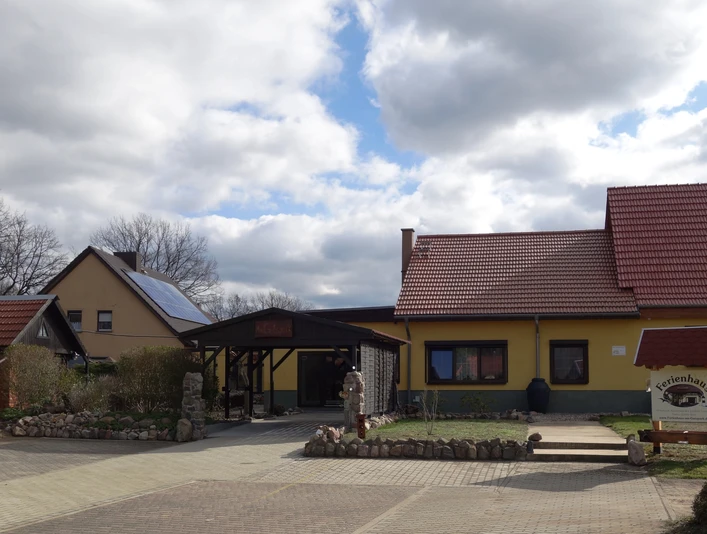 Frontansicht Ferienhaus am Gutspark