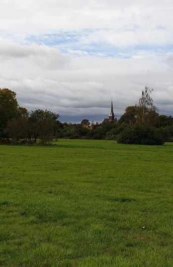 Blick auf die Geltower Kirche