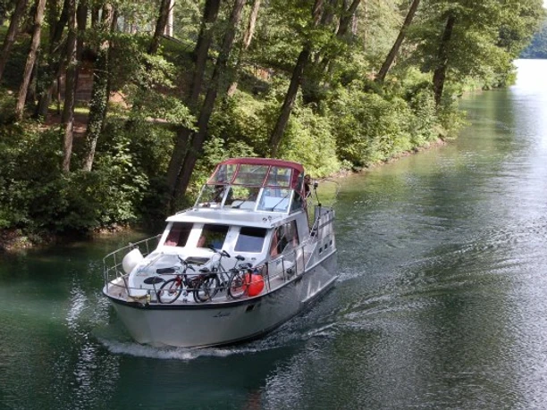 Mit dem Hausboot unterwegs