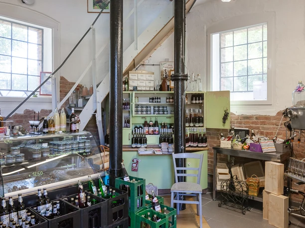 Regionalladen im historischen Wasserturm