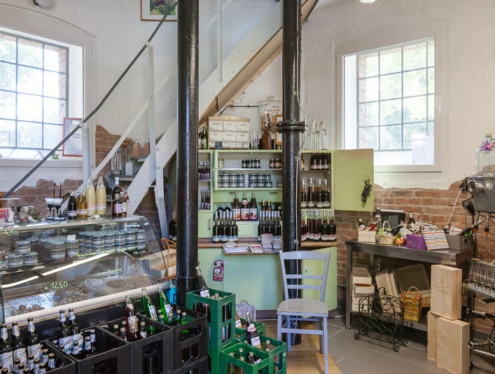 Regionalladen im historischen Wasserturm