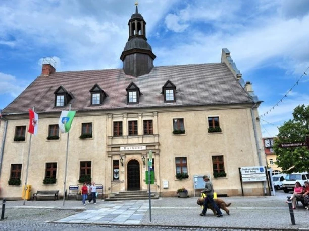 Bad Belzig - Rathaus mit Marktplatz