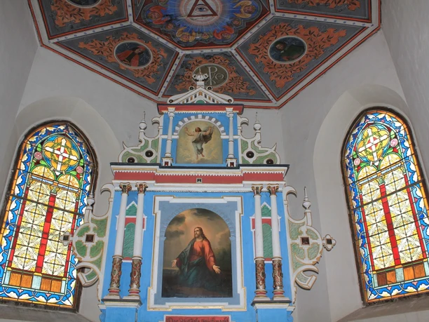 Altar in der Bricciuskirche
