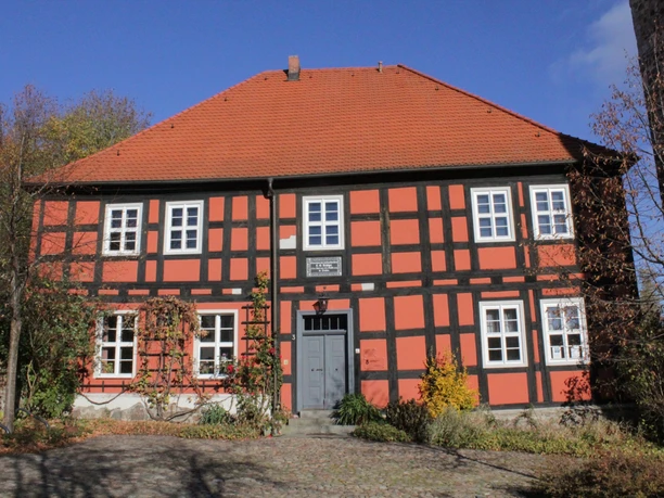 Reißigerhaus neben der Kirche
