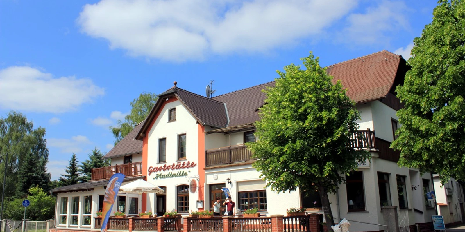 Gaststätte, Hotel und Eiscafé Borgmann's (früher "Stadtmitte")