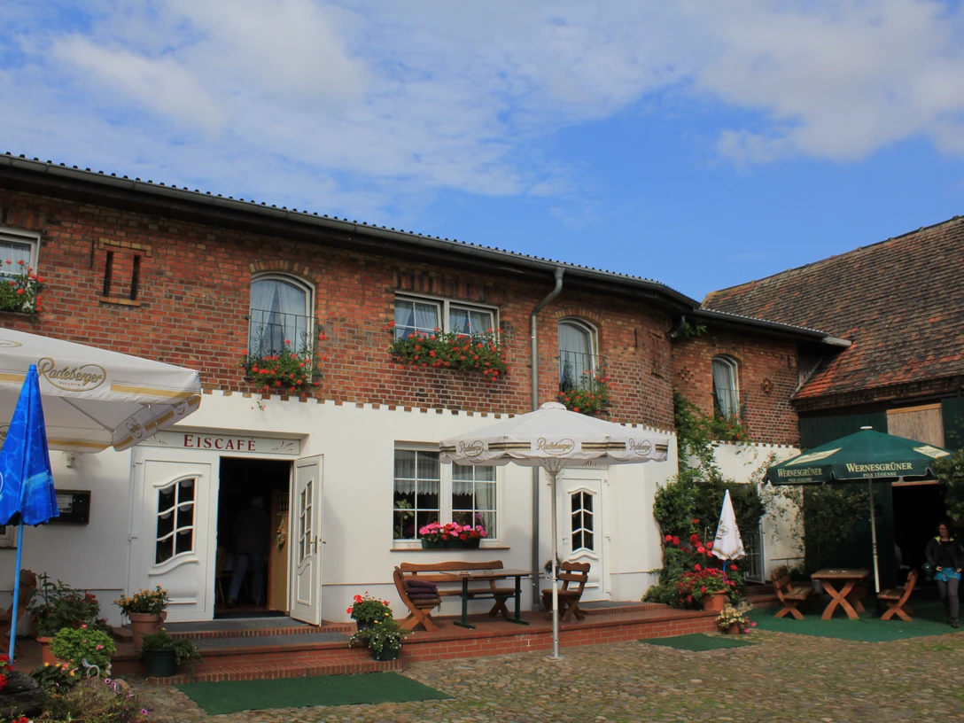 Blick auf den Hof vom Eiscafé Lehmann