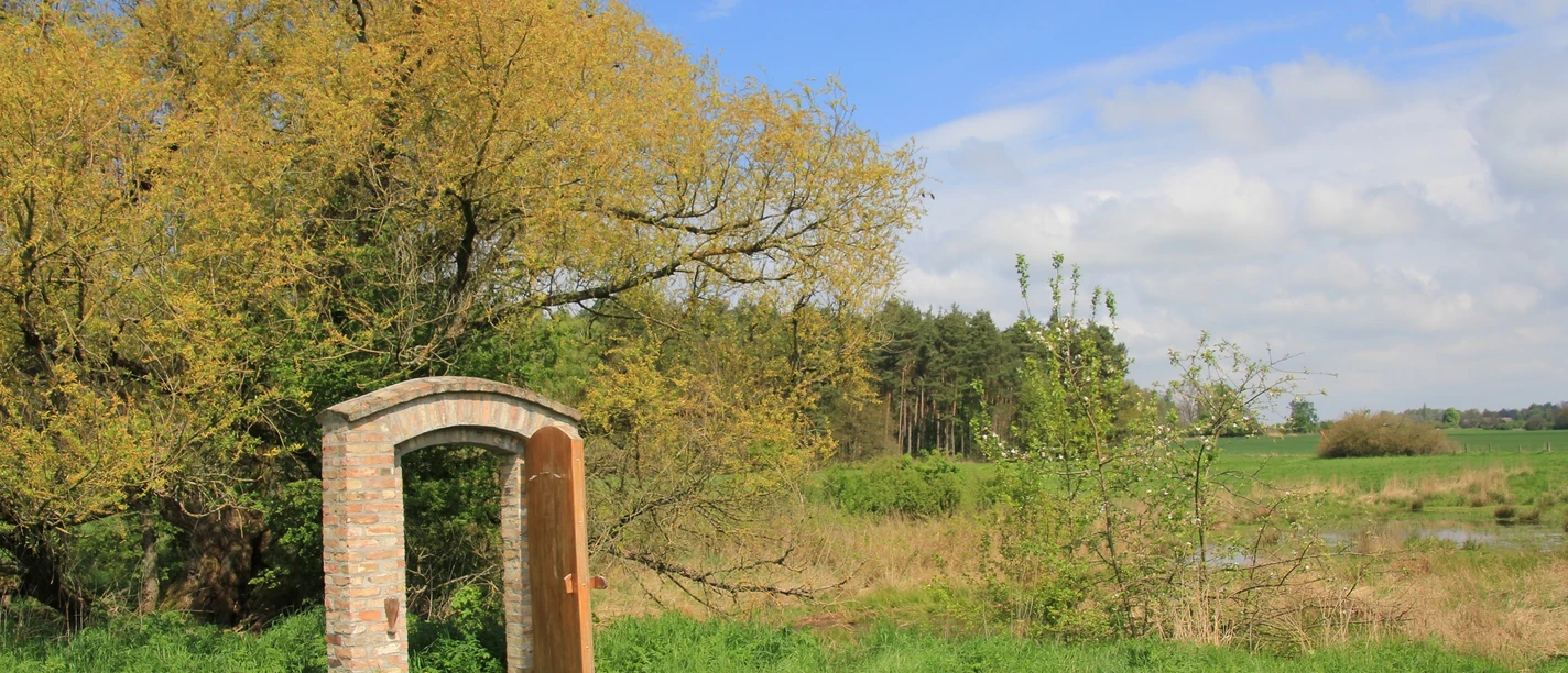 Das Kunstwerk Weltentür erinnert an die Wüstung Groß Glien
