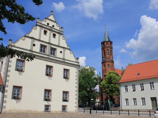 Rathaus und Kirche Niemegk