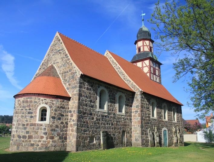 Feldsteinkirche Raben
