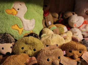 Kuscheltiere made in Fläming: Kaiser-Bär