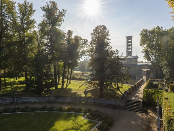 Marlygarten mit Blick auf die Friedenskirche