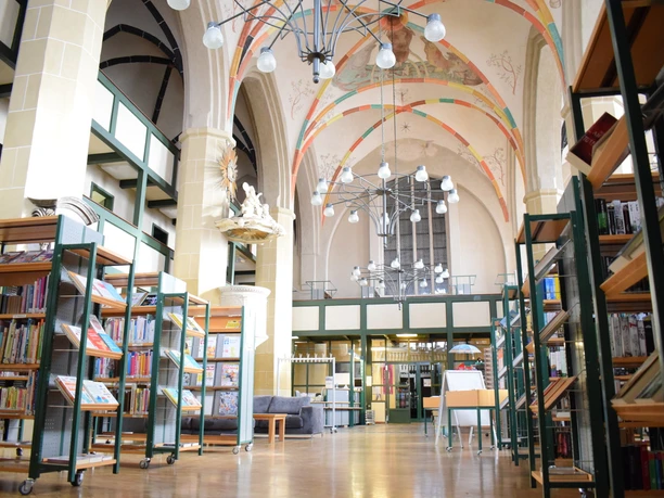 Klosterkirche mit Bibliothek