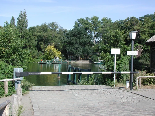 Fähre zur Pfaueninsel