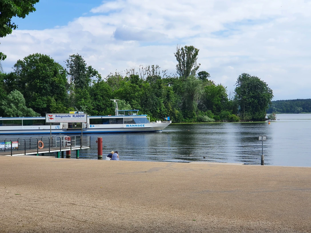 Fähre im Hafen Alt-Kladow