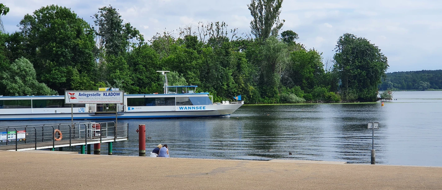 Fähre im Hafen Alt-Kladow