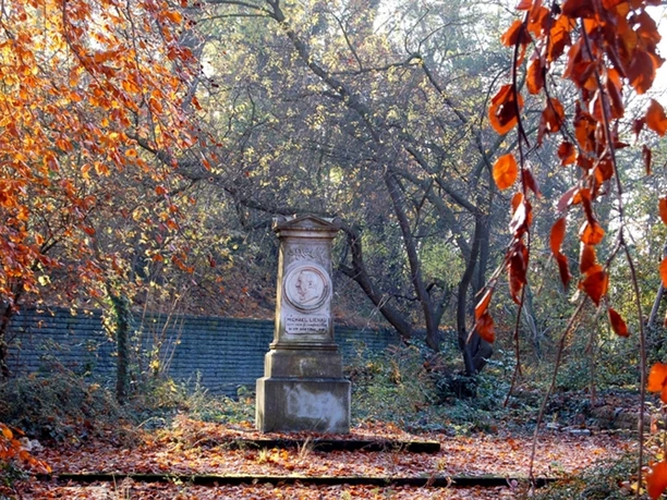 Denkmal im Lienaupark in Frankfurt (Oder)