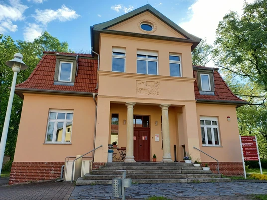 Haus der Generation Hoppegarten Frontansicht