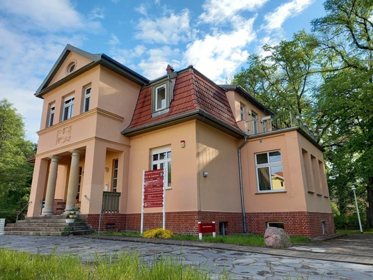 Haus der Generation Hoppegarten Frontansicht