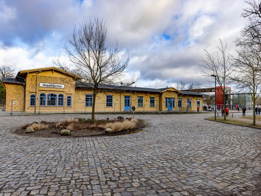 Kaiserbahnhof Hoppegarten von außen