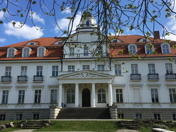 Eingangsportal Schloss Genshagen